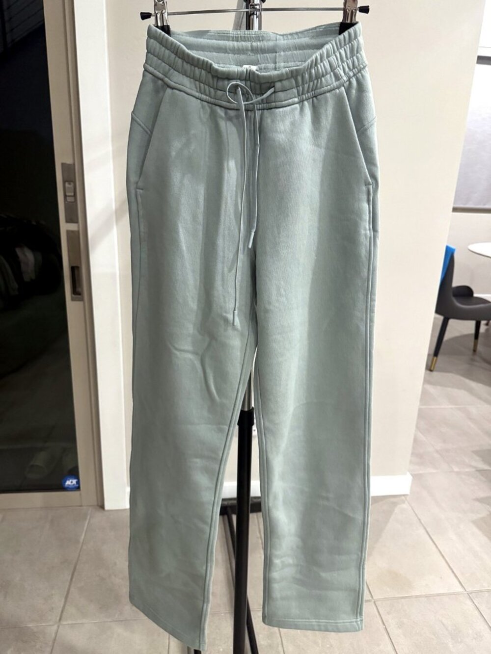 Lululemon Sweatpants Mint Green Size 0 NWT